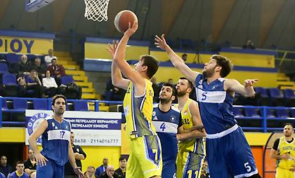 Τρέχει με…123 το Περιστέρι