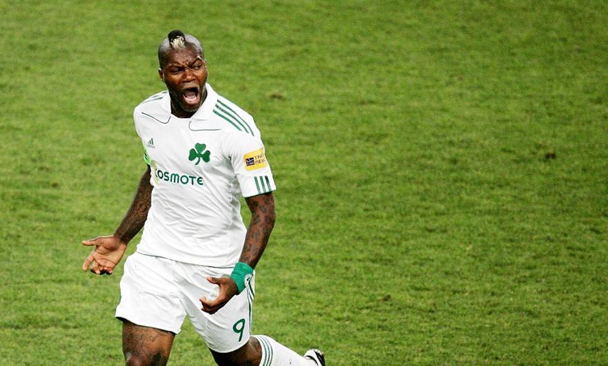 Πόσταρε ελληνική σημαία ο Σισέ! (pic)