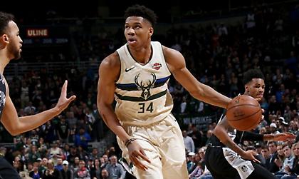 Γιάννης και Μπακς «καθάρισαν» τους Σπερς