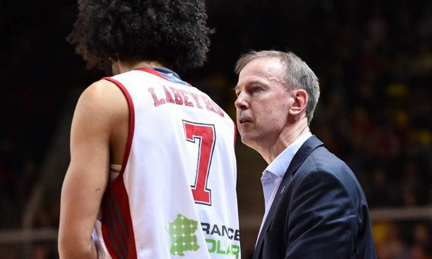 Κολέ: «Η ΑΕΚ μπορεί να σου βάλει 100 πόντους αν την αφήσεις»