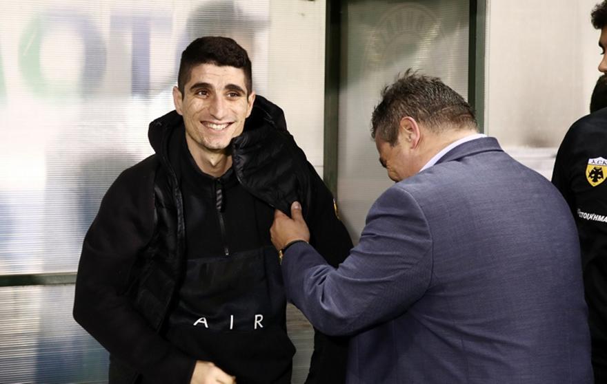 Έβγαλε την… κλεψύδρα του ο Μάνταλος (pic)