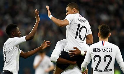 Η Γαλλία έμαθε μπαλίτσα στη Ρωσία!