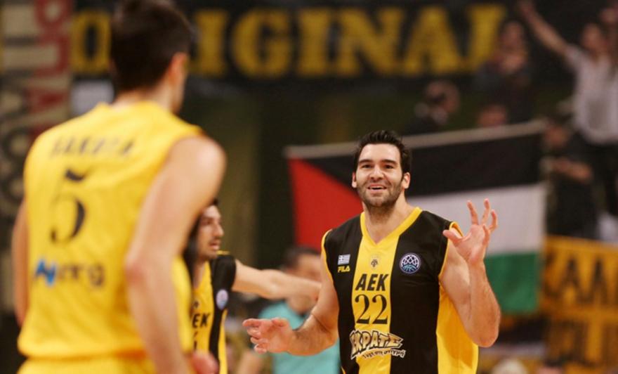 Το... alley oop τρίποντο του Σάκοτα! (video)