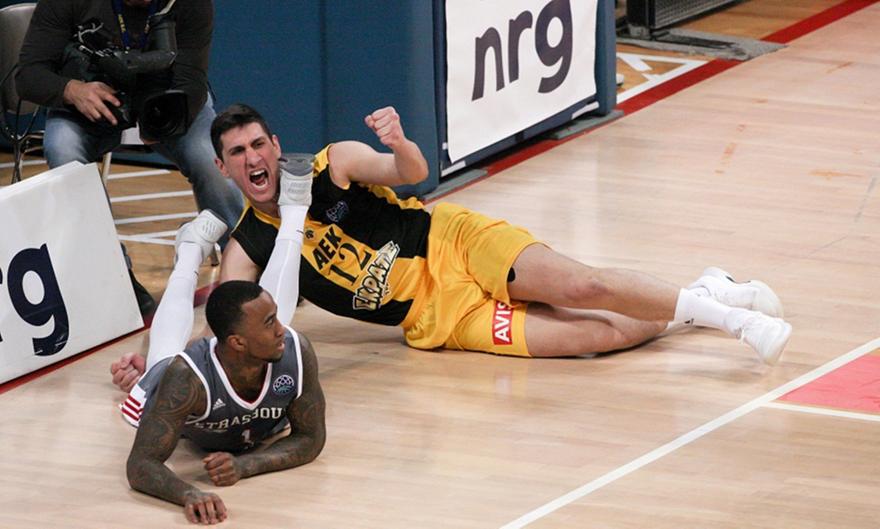 Επικό ποστ Λαρεντζάκη για την... απόκρουσή του (video)