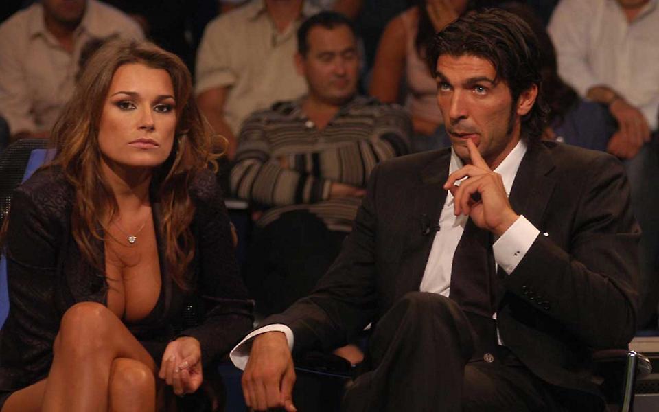 «Κάρφωσε» Μπουφόν η πρώην του