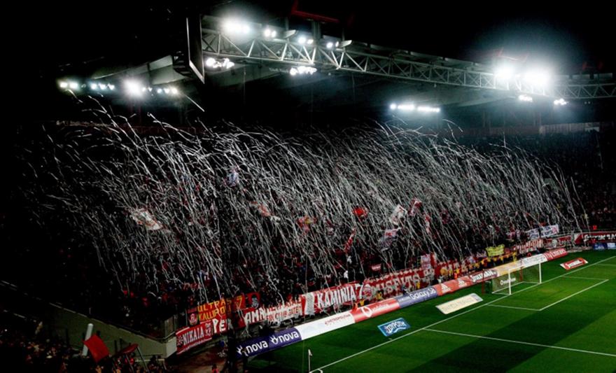 Επίθεση Θύρας 7 στην Κυβέρνηση: «Οχετός και πόλεμος κατά του Ολυμπιακού και του Μαρινάκη»