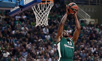 Το… σερβίρισμα του Τζέιμς και το ανάποδο κάρφωμα του Αντετοκούνμπο! (video)