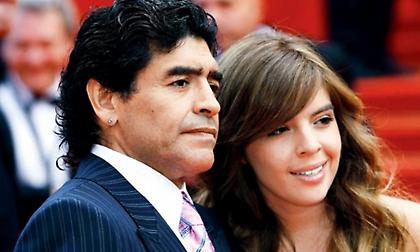 Δεν πάει στον γάμο της κόρης του ο Μαραντόνα!