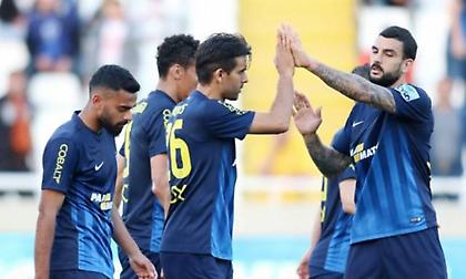 Γκέλαρε ο Απόλλων, έπιασε κορυφή ο ΑΠΟΕΛ!