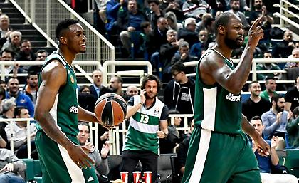 Ποιος καρφώνει καλύτερα: Γκιστ ή Θανάσης; (video)