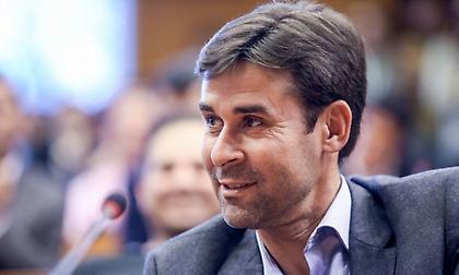 Η ζηλευτή συλλογή του Τσιάρτα με φανέλες των δεκαριών της Μπαρτσελόνα