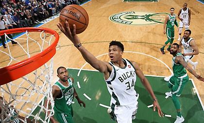 Το show του Giannis κόντρα στους Σέλτικς (video)