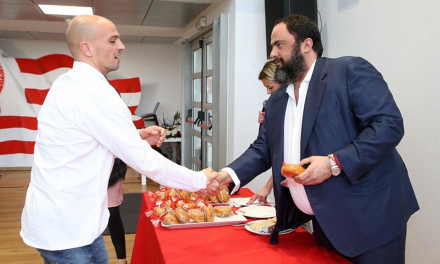 Κρούση Ολυμπιακού σε Καμπιάσο