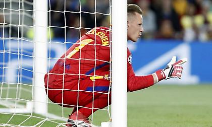 Η απίστευτη επέμβαση του Τερ Στέγκεν (video)