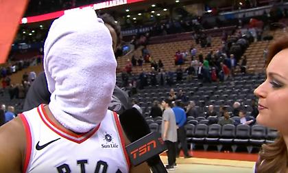 Ο Λάουρι έδωσε συνέντευξη με πετσέτα στη μούρη (video)