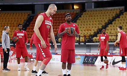 Εκτός και ο Τιλί κόντρα στη Ζαλγκίρις!