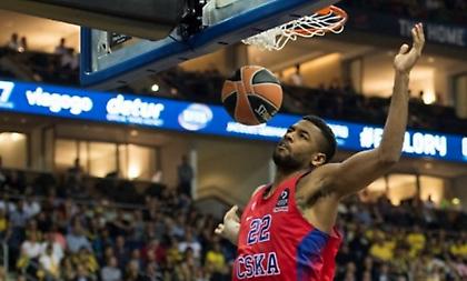 «Έπαθε» Λεμπρόν ο Χίγκινς! (video)