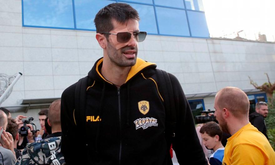 Από το αεροδρόμιο στο… νοσοκομείο ο Σάκοτα