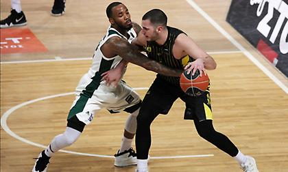 Ντένμον: «Παίξαμε άμυνα και είχαμε περισσότερη ενέργεια στο δεύτερο ημίχρονο»