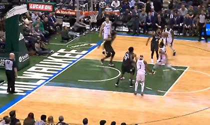 Η καρφωματάρα του Αντετοκούνμπο στο Top 5 (video)