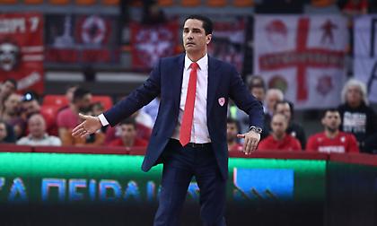 Σφαιρόπουλος: «Ποια ομάδα θα κερδίσει χωρίς 4 παίκτες;»