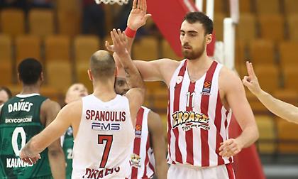 Μιλουτίνοφ: «Να παίξουμε καλύτερα στα playoffs»