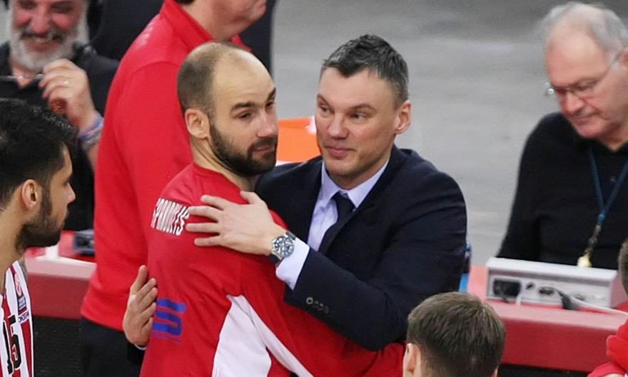 Η ομάδα του Σπανούλη κόντρα στην ομάδα του Σάρας