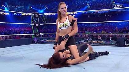 Εντυπωσίασε στο ντεμπούτο της στο WWE η Ronda Rousey