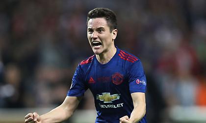 Έφτυσε το σήμα της Μαν. Σίτι ο Άντερ Ερέρα (video)