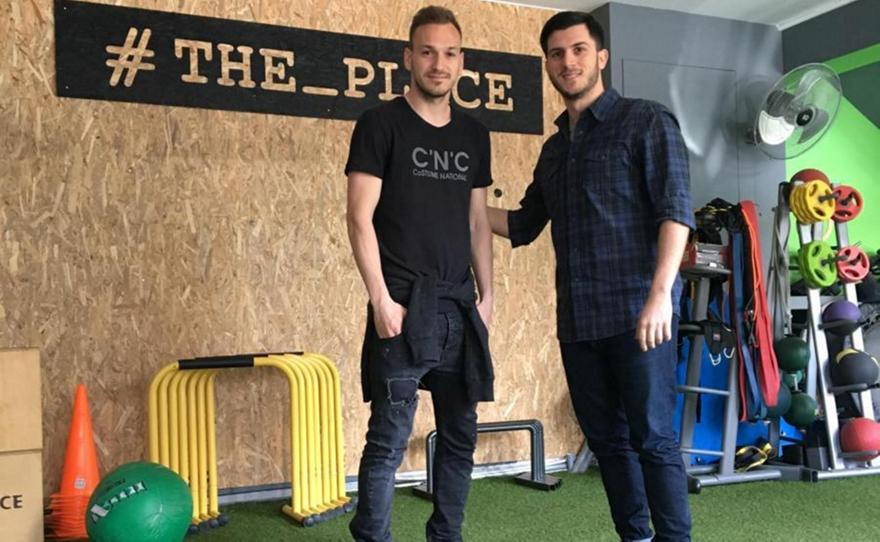 Μπακάκης στο sportfm.gr: «Ονειρική σεζόν, μετά τη νίκη στο Καραϊσκάκη είπαμε πως δεν το χάνουμε»