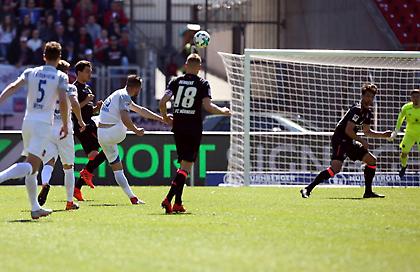 Ποιος Ιμπραΐμοβιτς; Απίθανη γκολάρα στη Β' Γερμανίας (video)