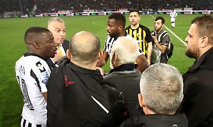 Και όμως, αυτός που κυνηγάει νίκη και πρωτάθλημα στα χαρτιά είναι ο ΠΑΟΚ