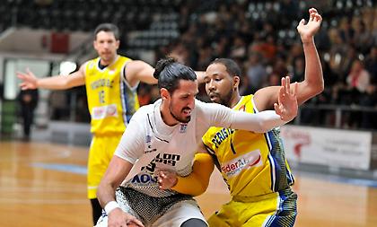 Πέρασε από την Πάτρα κι αγκάλιασε την άνοδο το Περιστέρι