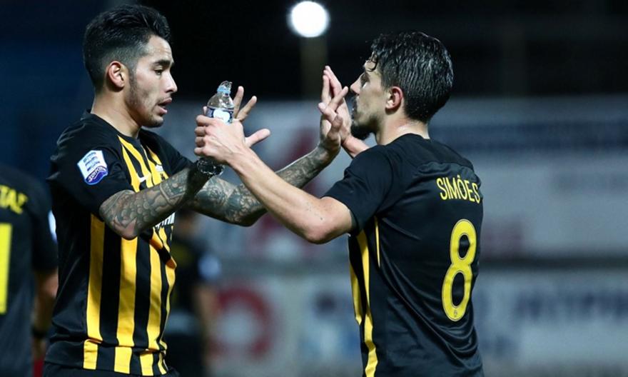 Ο Σιμόες «γλεντάει» τον Αραούχο για τη βράβευσή του! (pic)