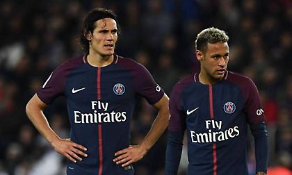 Οι νέες φανέλες προθέρμανσης της Παρί είναι… σοκαριστικά περίεργες! (pics)