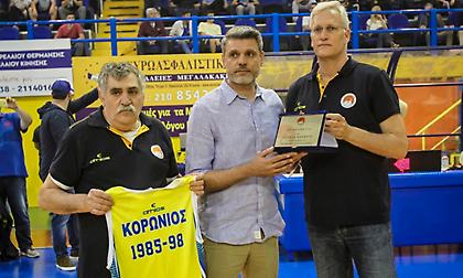 Τίμησε τον Κορωνιό το Περιστέρι: «Είναι η οικογένειά μου» (pics)