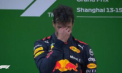 Έβαλε τα κλάματα στο πόντιουμ ο Ρικιάρντο (video)