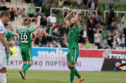 Βαθιά υπόκλιση και σεβασμός σε Ουζουνίδη και ποδοσφαιριστές