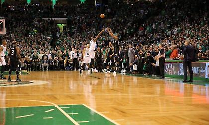 ΤΡΕΛΟ φινάλε στη Βοστώνη με τρία τρίποντα σε 15'' και παράταση! (vids)