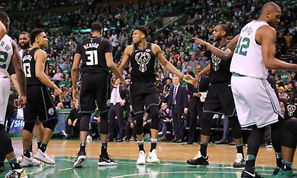 Το ρεκόρ καριέρας του Αντετοκούνμπο στα playoffs του ΝΒΑ (video)