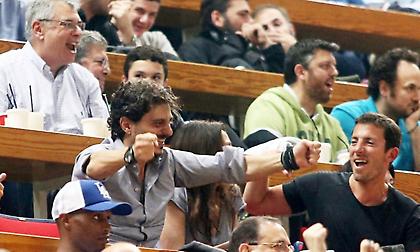 Τρελοί πανηγυρισμοί από τον Γιαννακόπουλο με την εμφάνιση του Παναθηναϊκού (pics)