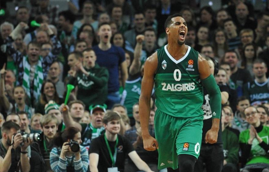 Ντέιβις: «Πάμε να κερδίσουμε στο ΣΕΦ»