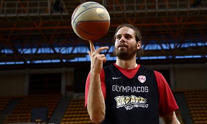 Σοκ και με Μπόγρη στον Ολυμπιακό, υπέστη ρήξη έσω μηνίσκου!