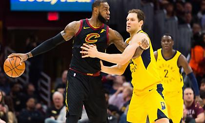 Στο ίδιο «κλαμπ» με Τζόρνταν ο Λεμπρόν