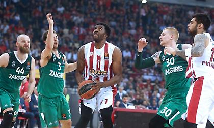 Ο φοβερός ΜακΛιν έβαλε στα… καλάθια την Ζαλγκίρις! (video)