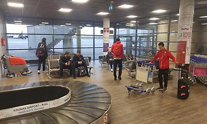 Η άφιξη του Ολυμπιακού στο Κάουνας (pics/vids)