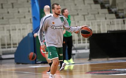 Εκτός 12άδας ο Λεκαβίτσιους