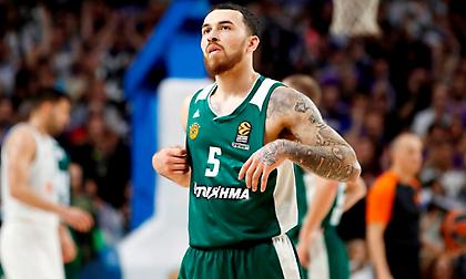 Η απάντηση του Τζέιμς για το σενάριο περί συμφωνίας με Αρμάνι