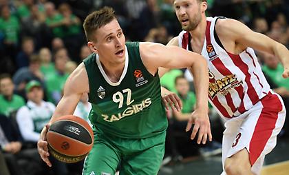 Τα καλύτερα του MVP Ουλάνοβας κόντρα στον Ολυμπιακό (video)