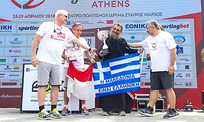 Nο Finish Line: Ρεκόρ με 95.295χλμ, νικητής ιερέας που έκανε 430χλμ τρέχοντας με ράσα!